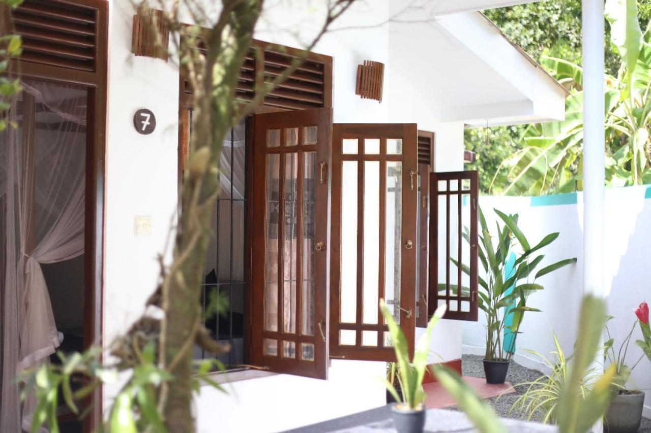 Bakery Family Guest House Mirissa Exterior photo