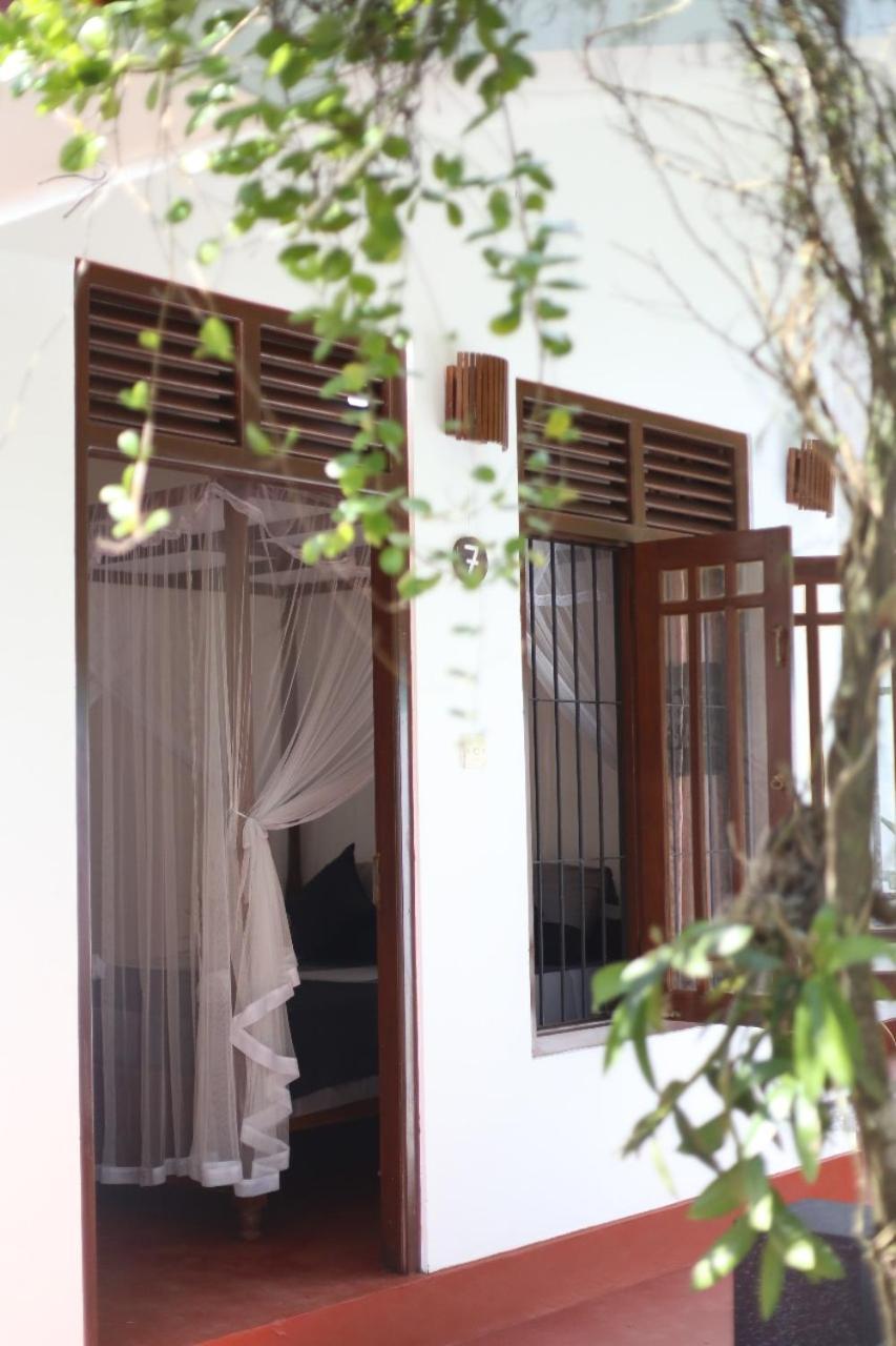 Bakery Family Guest House Mirissa Exterior photo