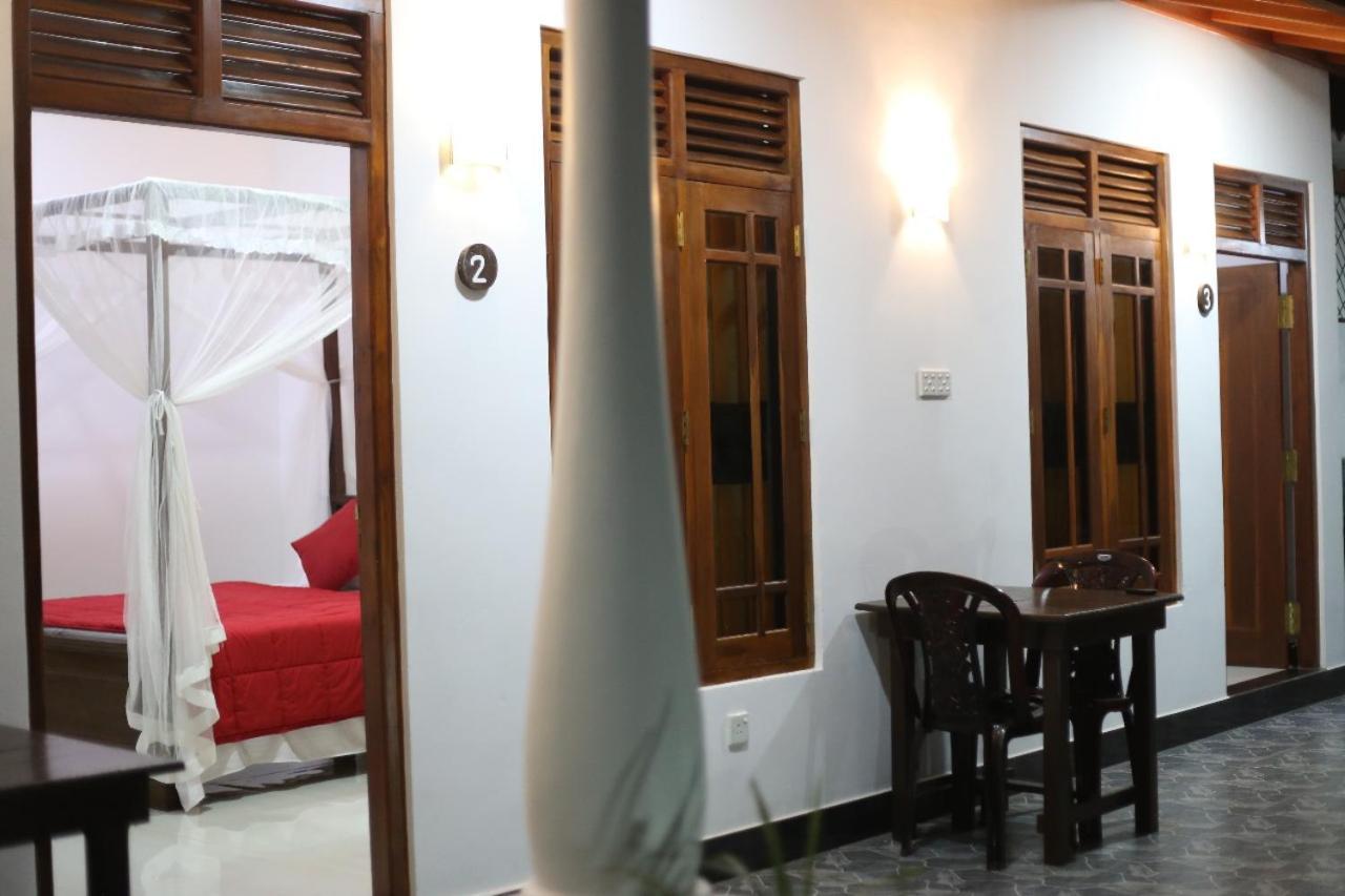 Bakery Family Guest House Mirissa Room photo