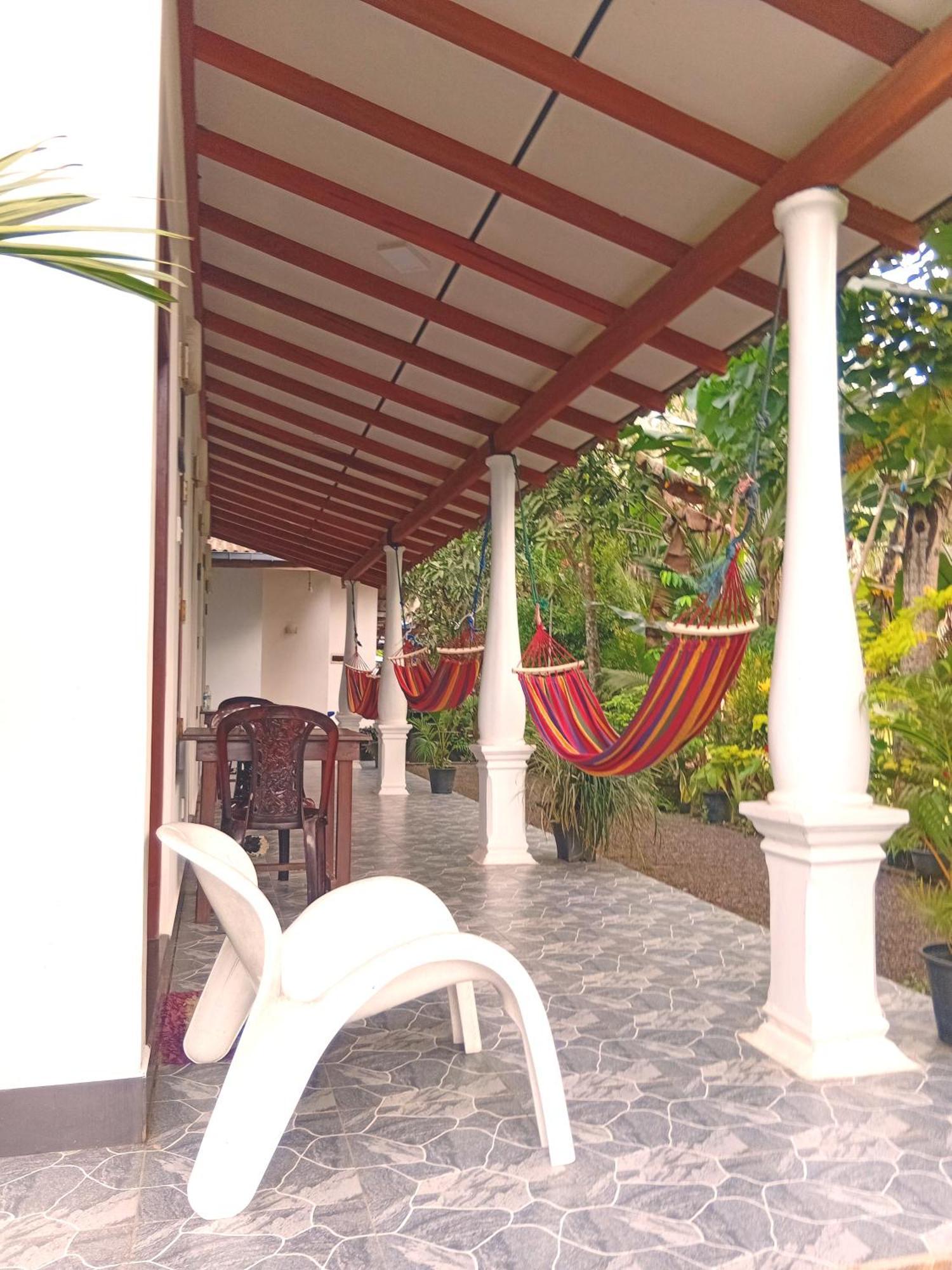 Bakery Family Guest House Mirissa Exterior photo