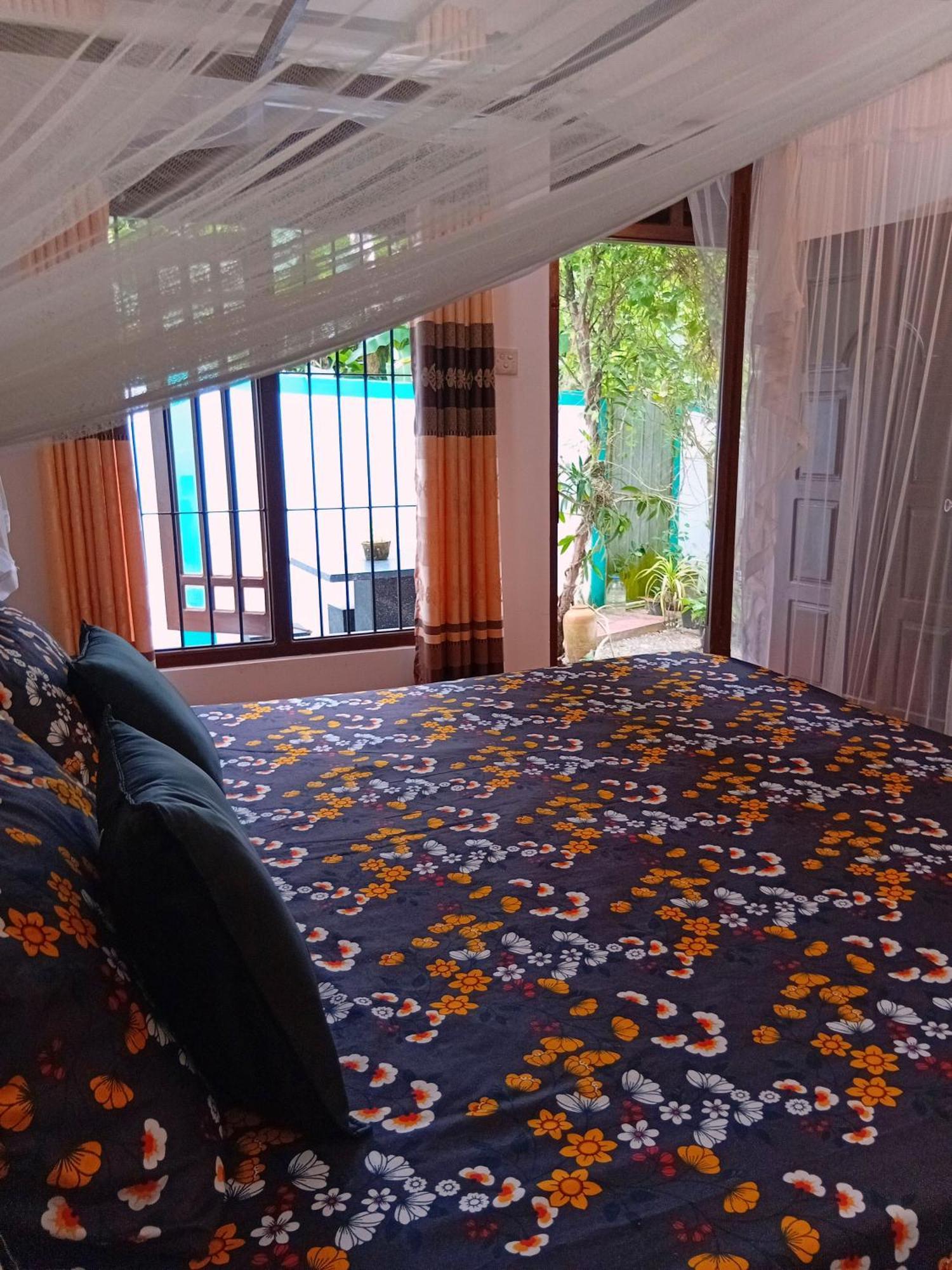 Bakery Family Guest House Mirissa Exterior photo